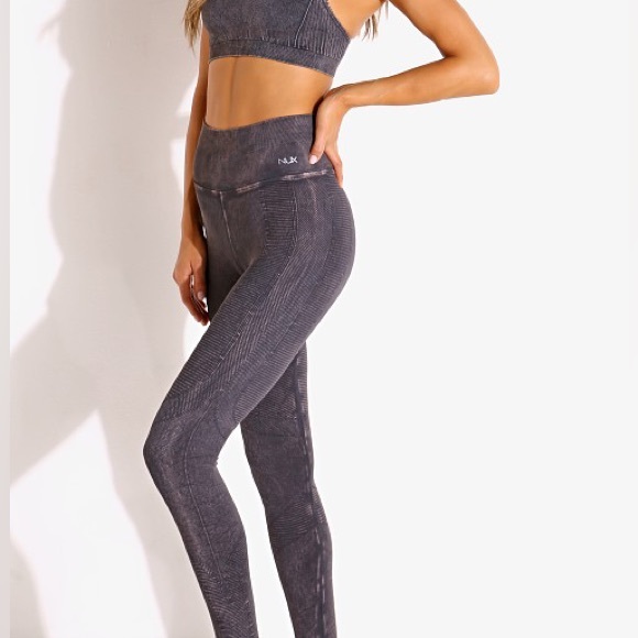 NUX Mineral Wash Workout Set - Picture 2 of 3